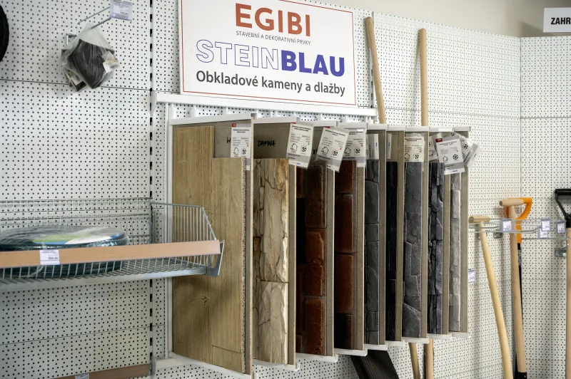 OD REGÁLŮ DO STAVEBNIN V MANĚTÍNĚ | bignews.cz