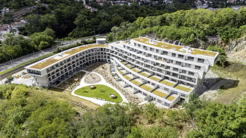 Architektura formovan&aacute; lomem | bignews.cz