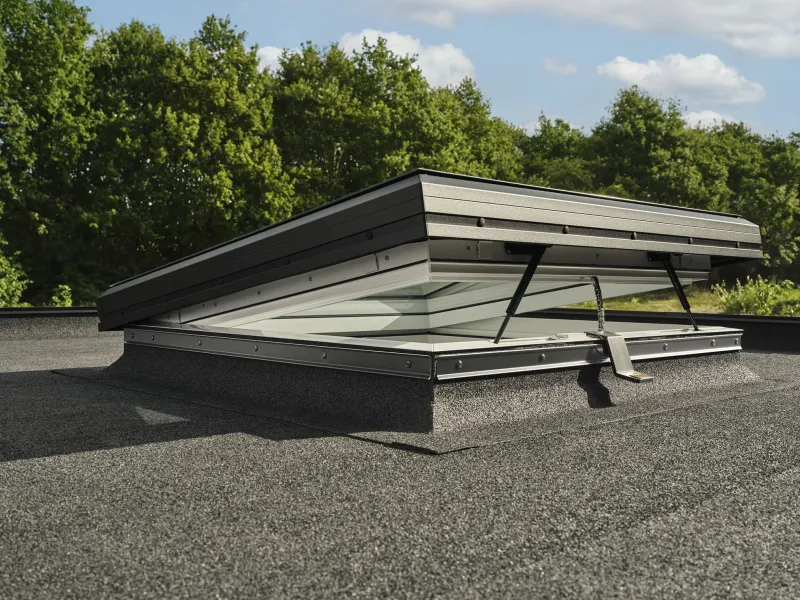 Nov&yacute; světl&iacute;k VELUX zpř&iacute;stupňuje ploch&eacute; sklo &scaron;ir&scaron;&iacute;mu okruhu z&aacute;kazn&iacute;ků | bignews.cz
