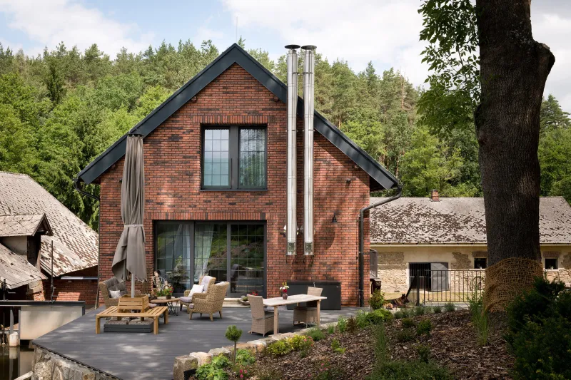 Proměna star&eacute;ho ml&yacute;na na idylick&eacute; m&iacute;sto | bignews.cz