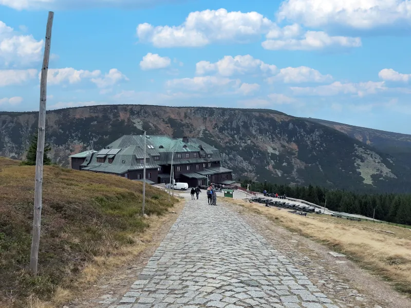 Jarn&iacute; Karpacz: vikingsk&yacute; kostela ledovcov&aacute; jezera | bignews.cz