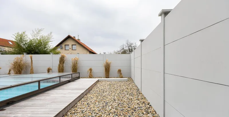 Betonový plot, který udělá dojem | bignews.cz