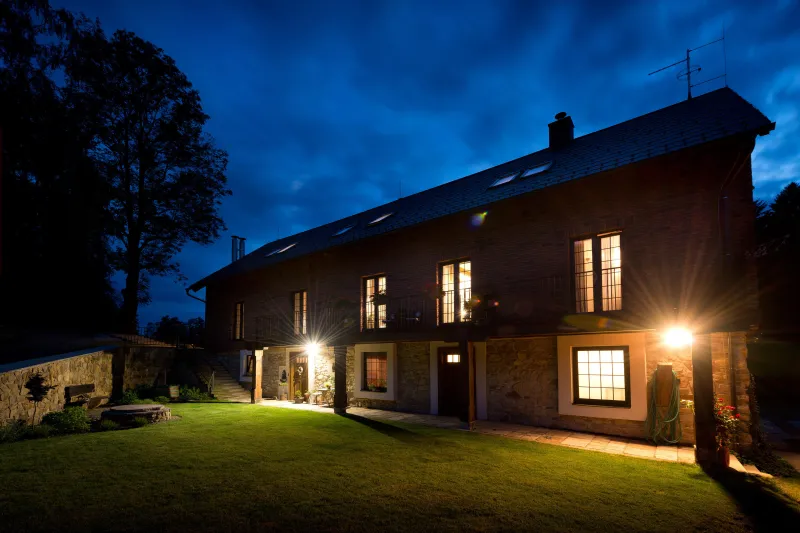 Proměna star&eacute;ho ml&yacute;na na idylick&eacute; m&iacute;sto | bignews.cz