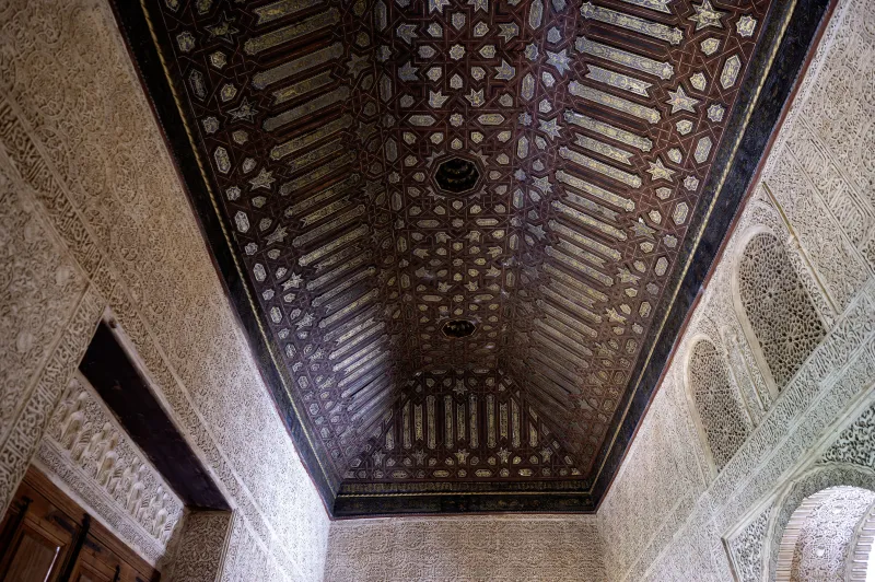 Tip na v&yacute;let: Alhambra, červen&aacute; pevnost nad Andalusi&iacute; | bignews.cz