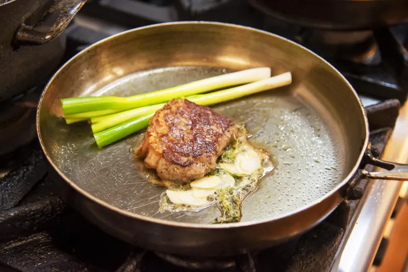 Máte rádi hovězí steak? Tak nešetřete na mase! | bignews.cz