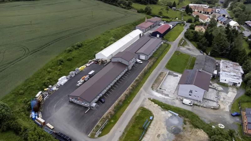 OD REGÁLŮ DO STAVEBNIN V MANĚTÍNĚ | bignews.cz