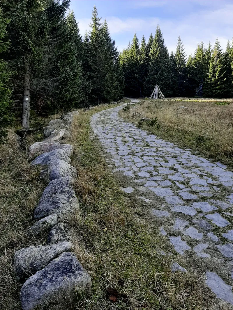 Jarn&iacute; Karpacz: vikingsk&yacute; kostela ledovcov&aacute; jezera | bignews.cz