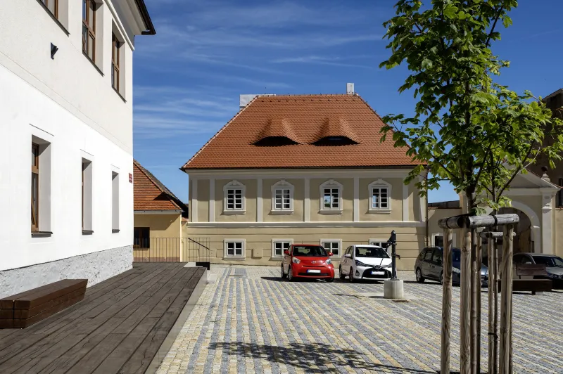 Kreativn&iacute; fas&aacute;dy oživuj&iacute; architekturu | bignews.cz
